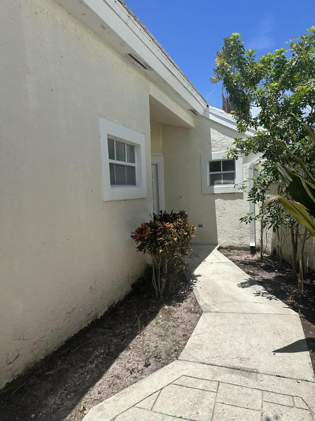 Photo of 53 Dorchester Circle, Palm Beach Gardens, FL 33418 (MLS # R11008159)