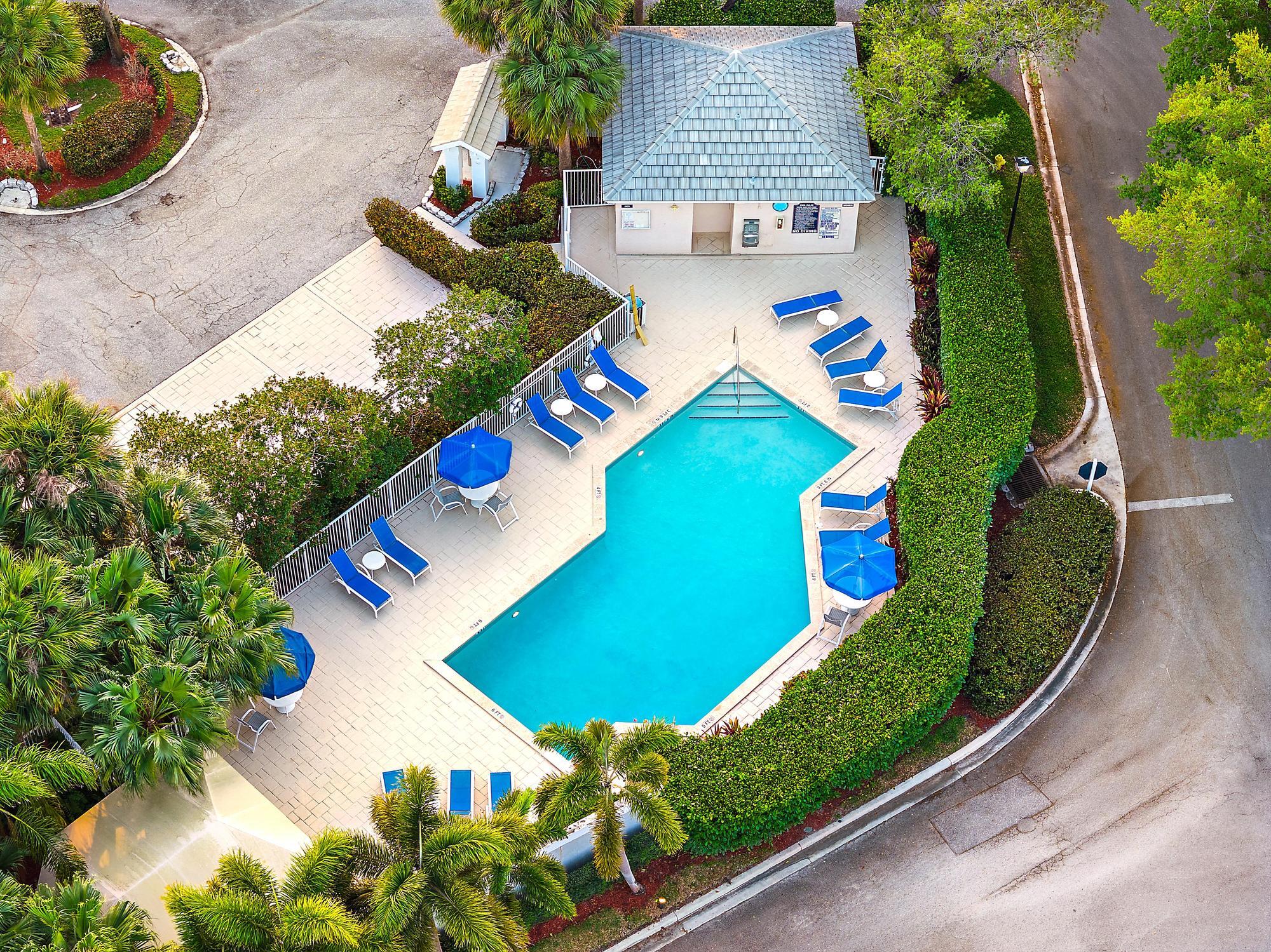 BRISTOL CLUB AT PGA NATL - Residential