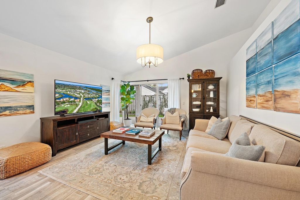 Photo of 58 Admirals Court, Palm Beach Gardens, FL 33418 (MLS # B26015628)