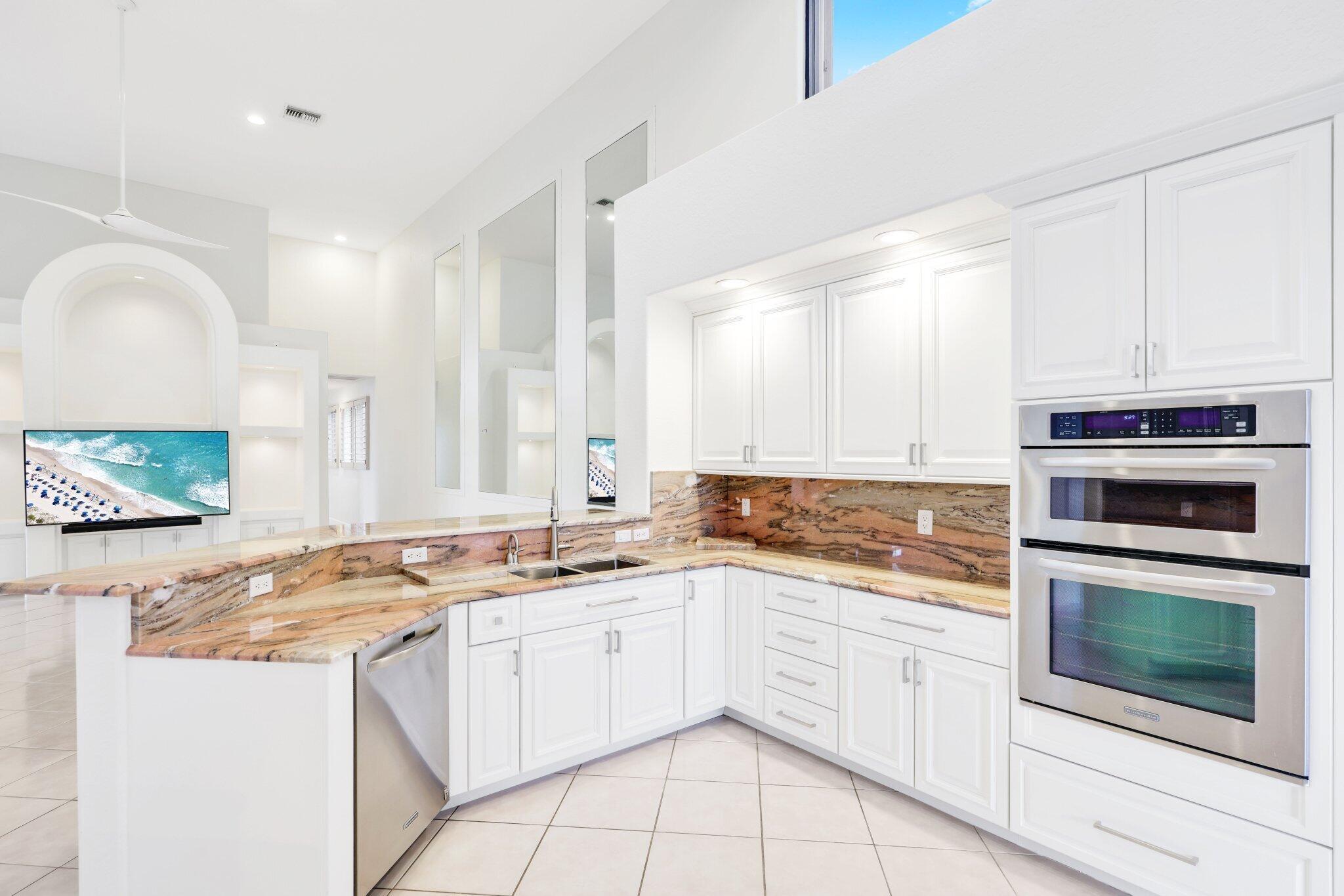 VINTAGE PLACE - Residential