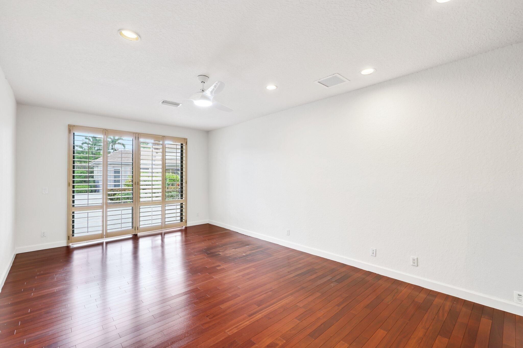 VINTAGE PLACE - Residential