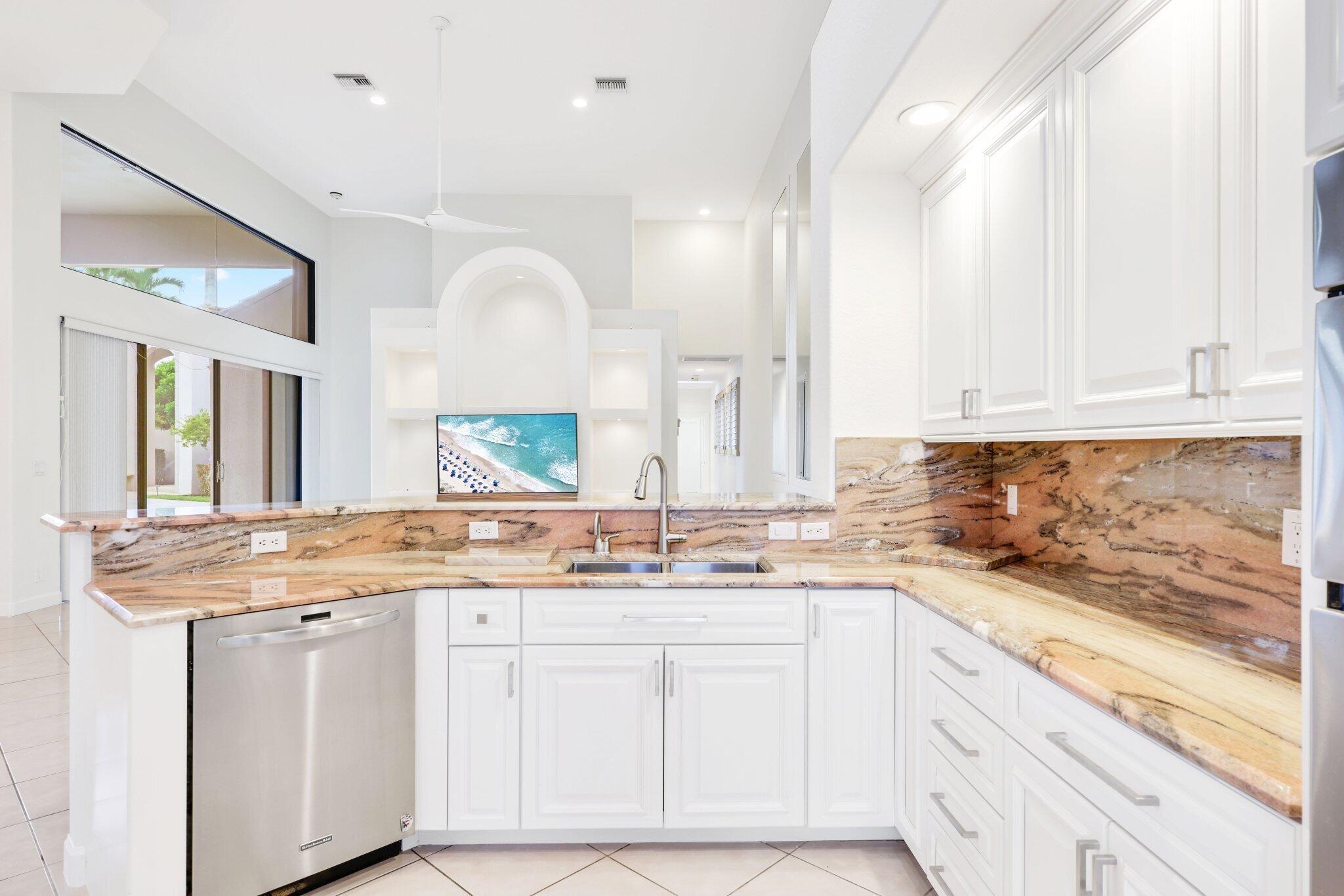 VINTAGE PLACE - Residential