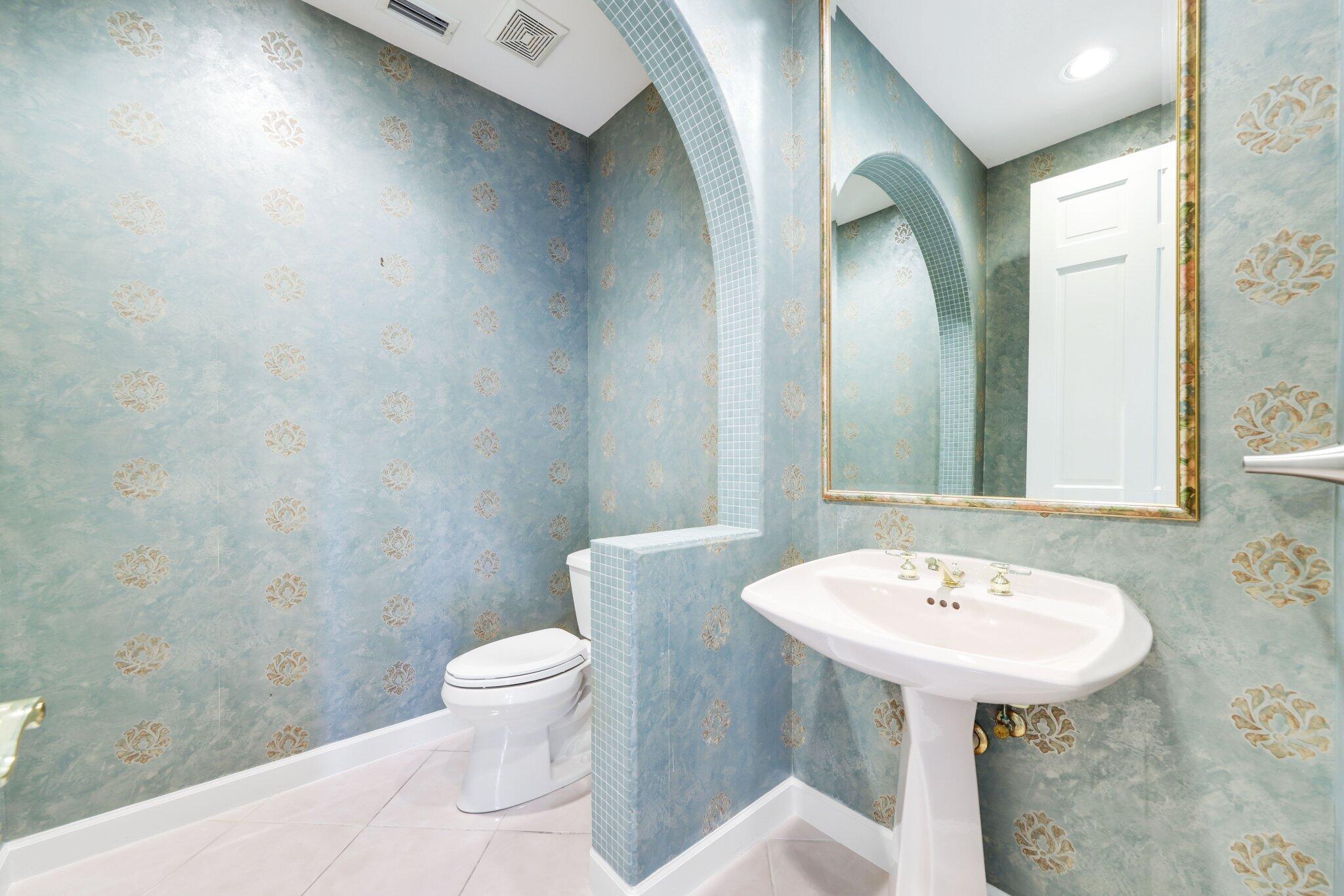 VINTAGE PLACE - Residential