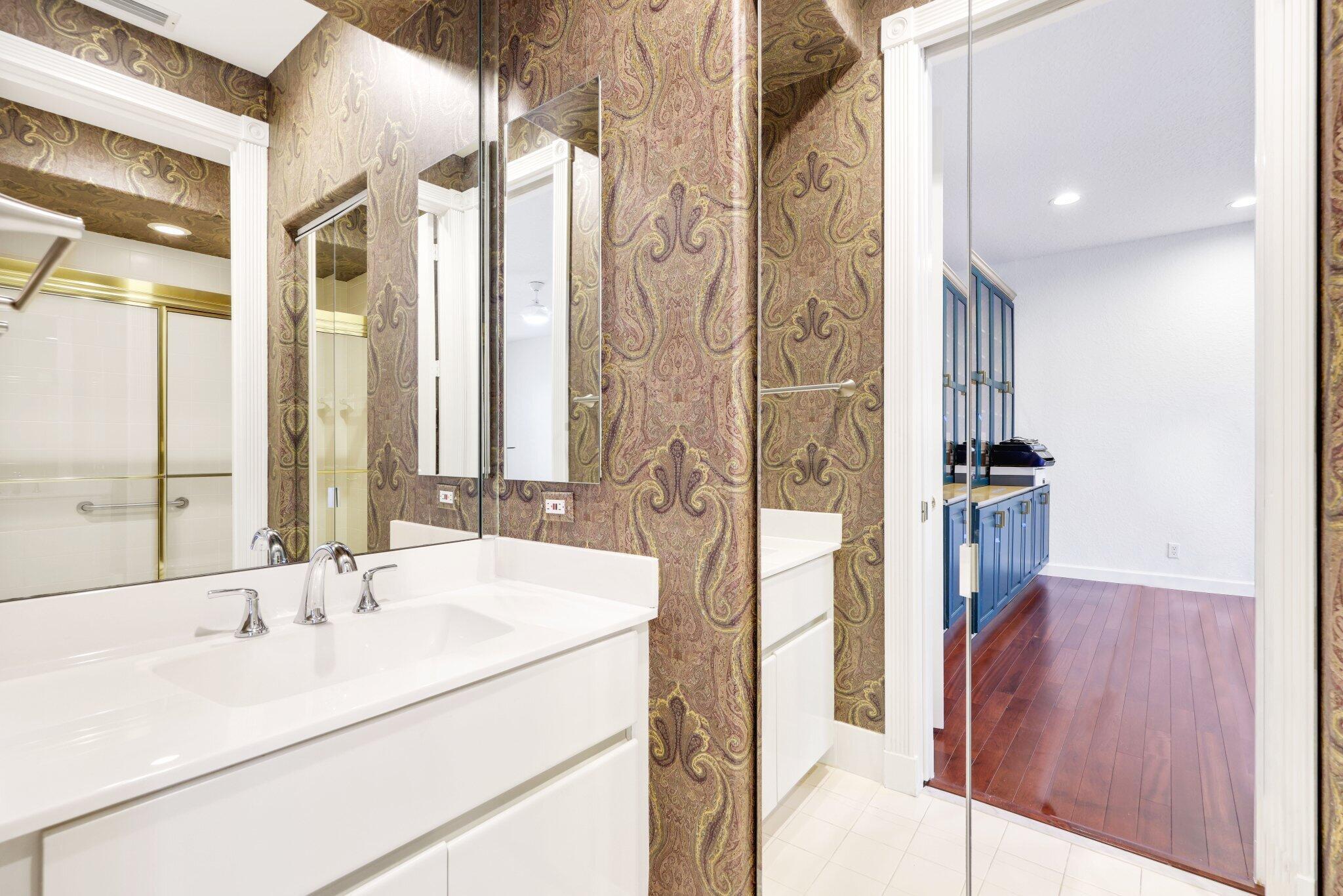 VINTAGE PLACE - Residential