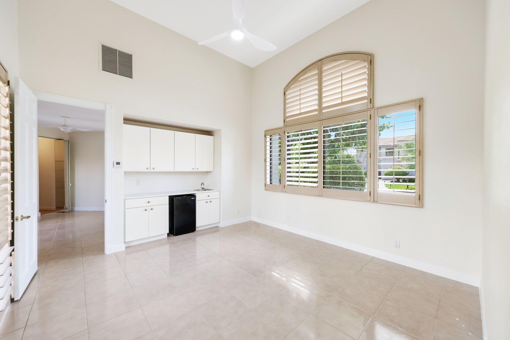 VINTAGE PLACE - Residential