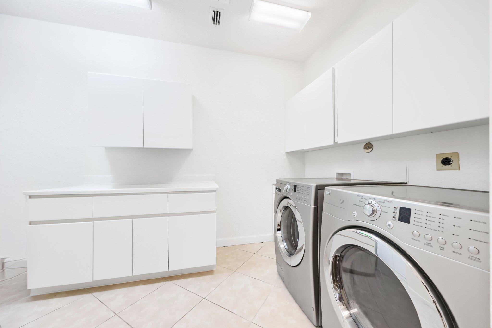 VINTAGE PLACE - Residential