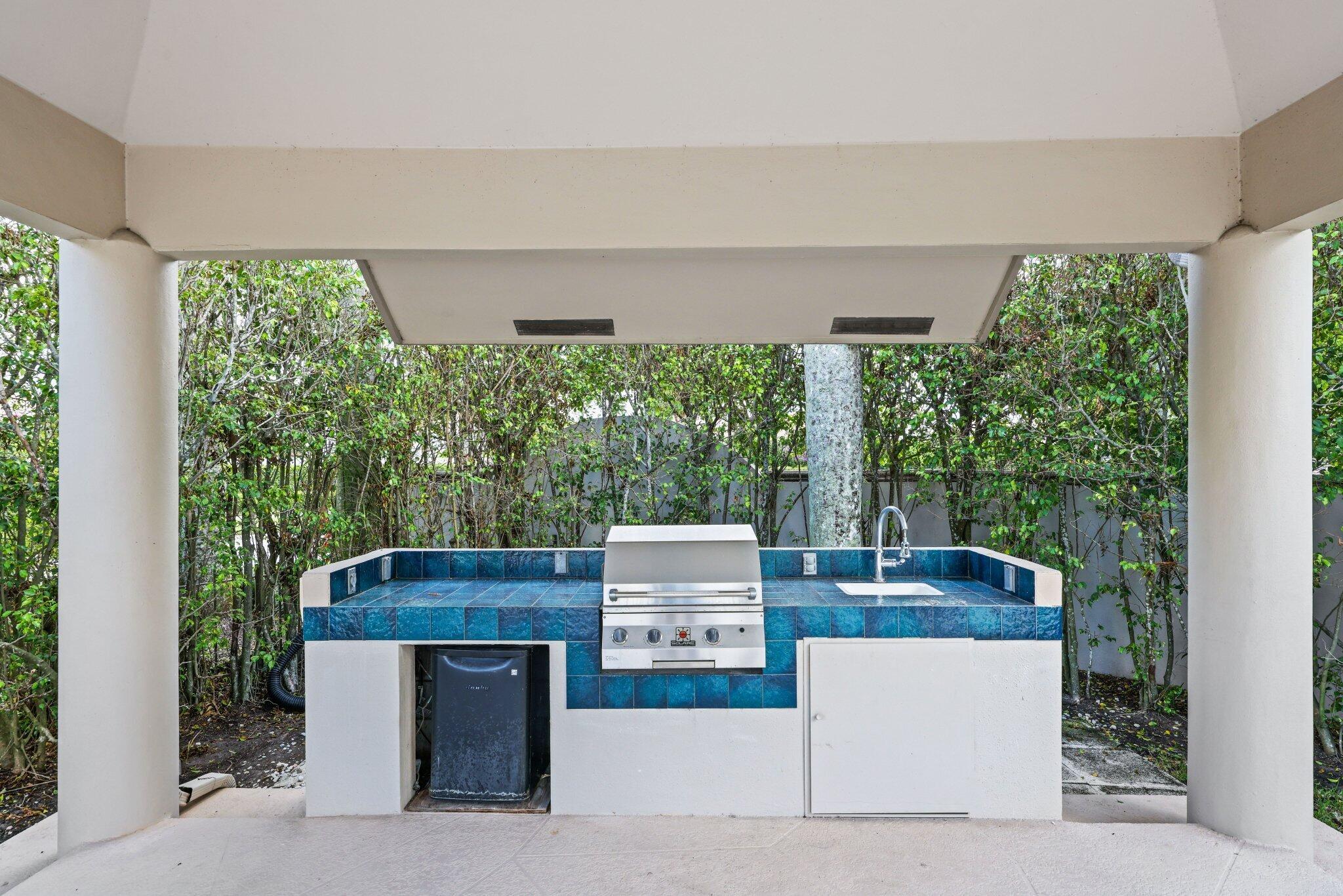 VINTAGE PLACE - Residential