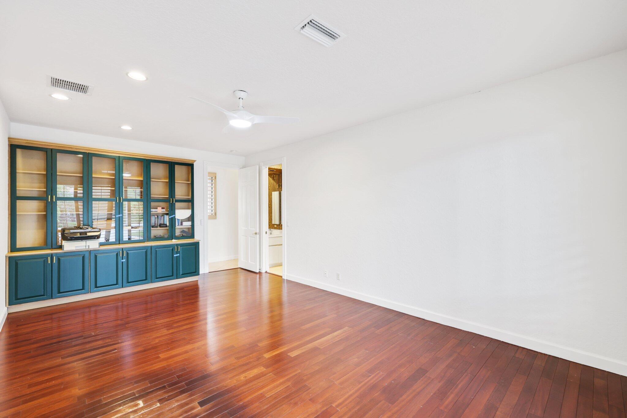 VINTAGE PLACE - Residential