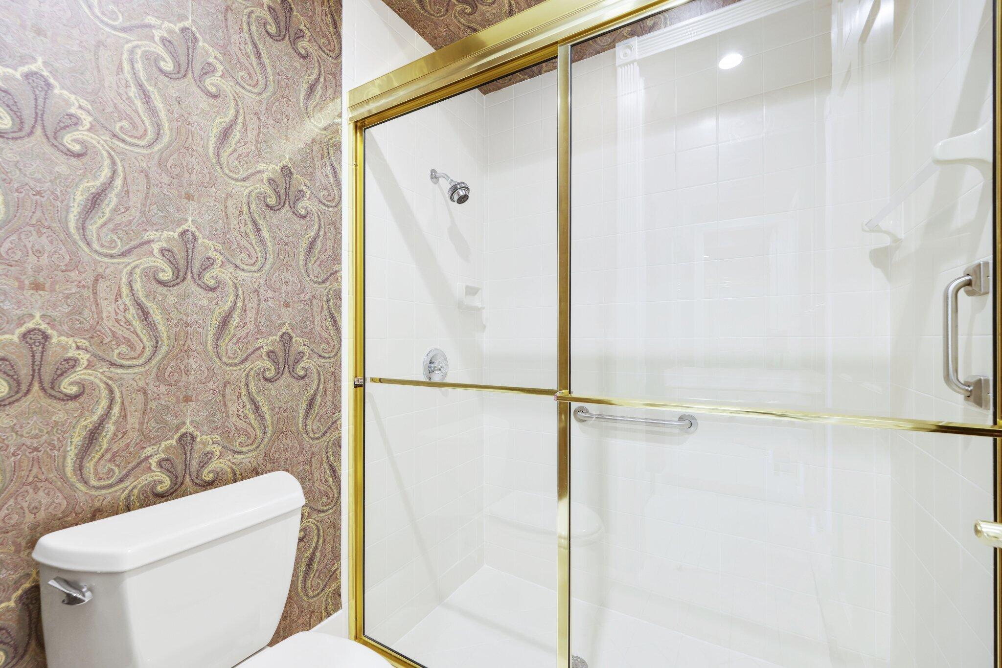 VINTAGE PLACE - Residential