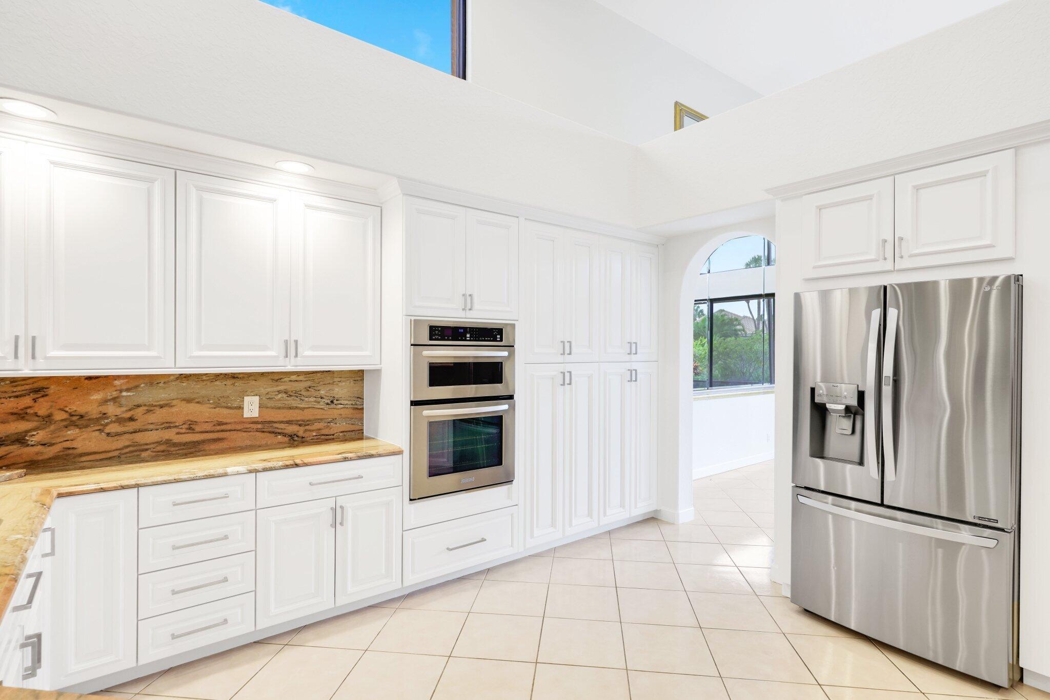 VINTAGE PLACE - Residential