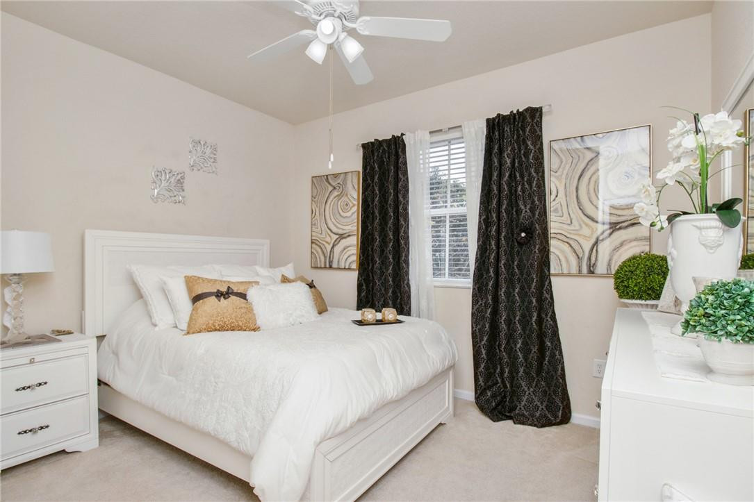 Paloma Lakes - Residential