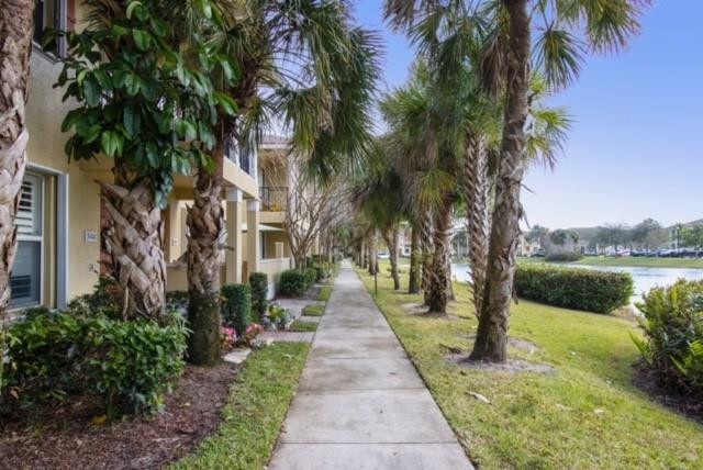 Paloma Lakes - Residential