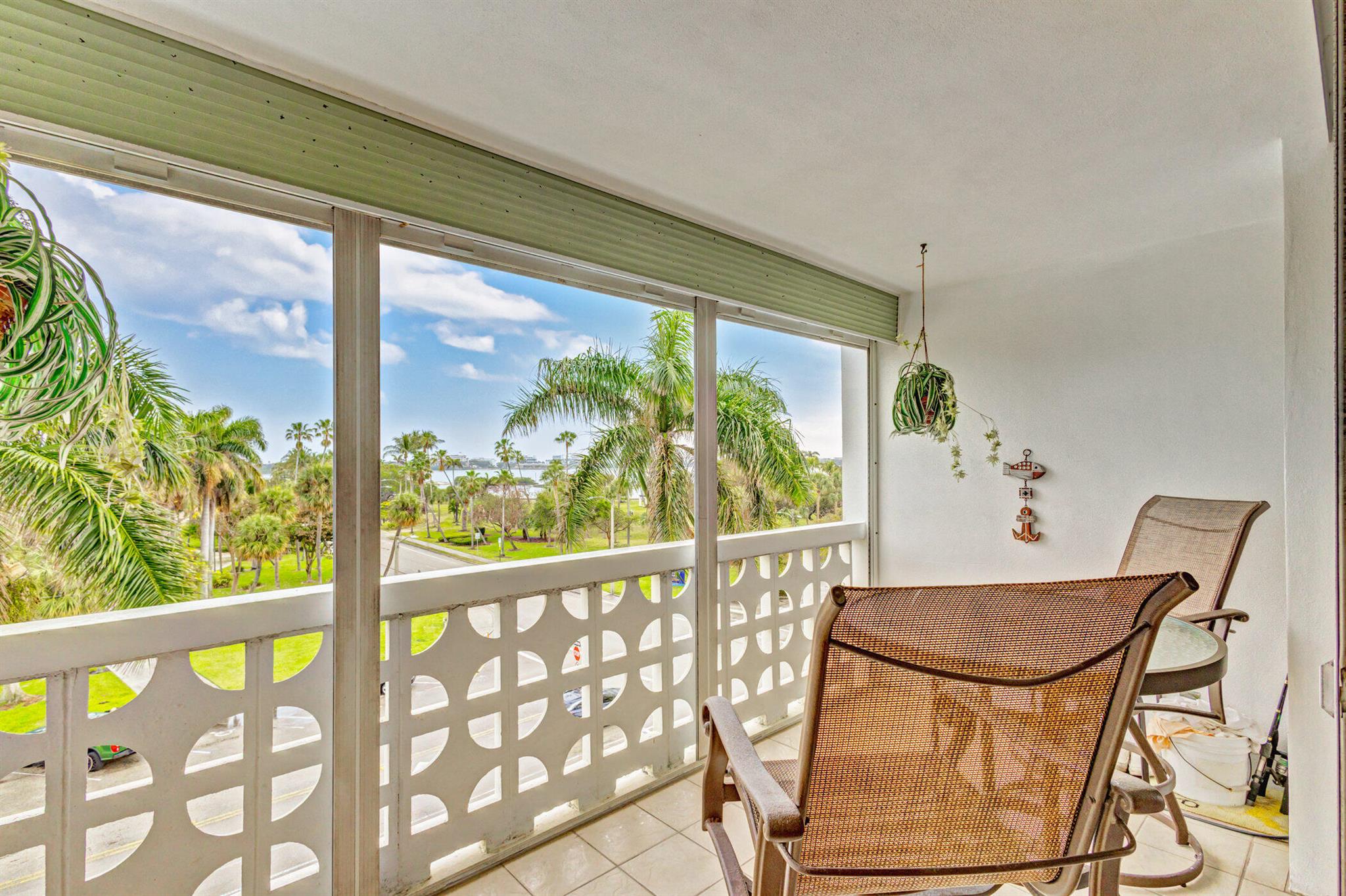 1 N Golfview Road 503
