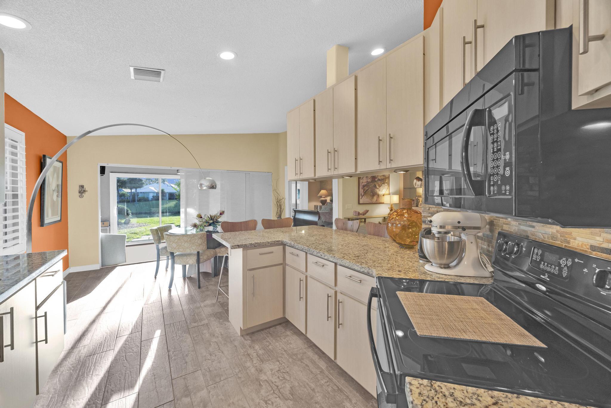 THE MEADOWS AT MARTIN DOW - Residential