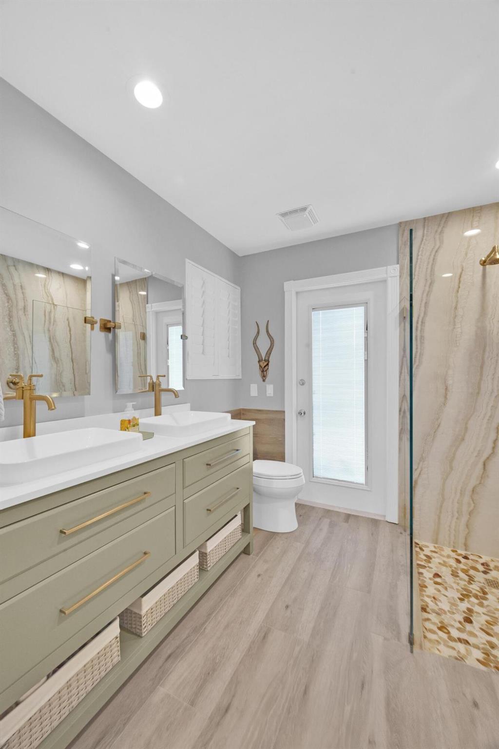 THE MEADOWS AT MARTIN DOW - Residential