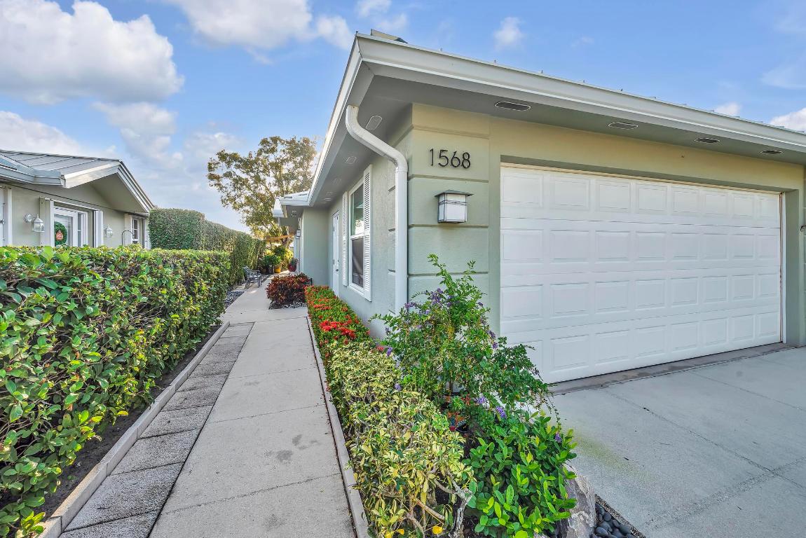 THE MEADOWS AT MARTIN DOWNS - Residential