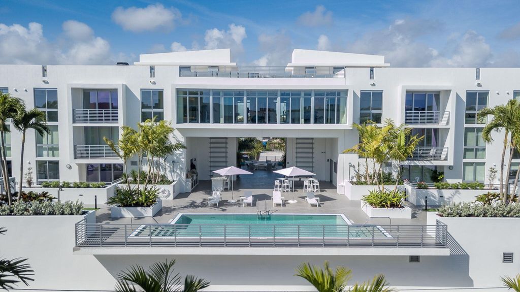 Photo of 111 SE 1st Avenue #218, Delray Beach, FL 33444 (MLS # R11163182)