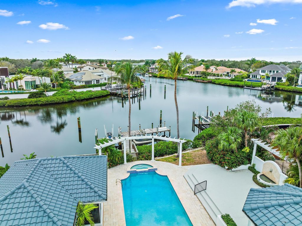 Photo of 386 Eagle Drive, Jupiter, FL 33477 (MLS # R10955381)