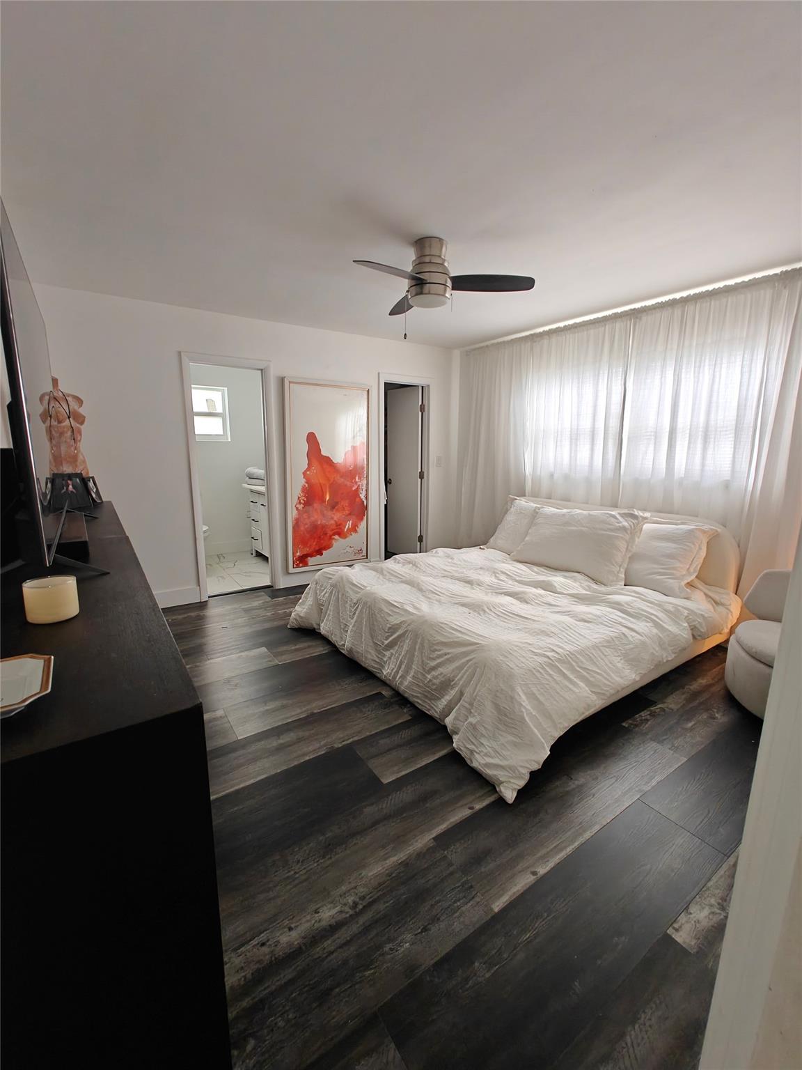 Hollywood Hills 6-22 B - Residential