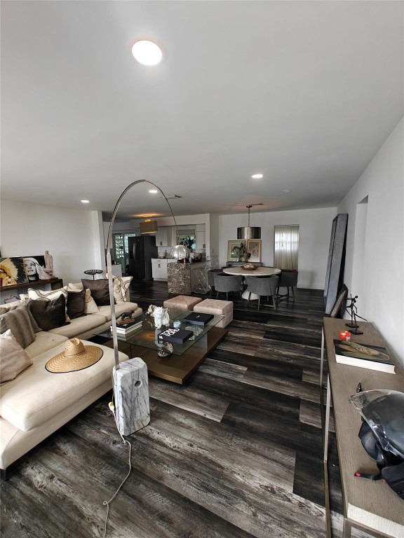 Hollywood Hills 6-22 B - Residential