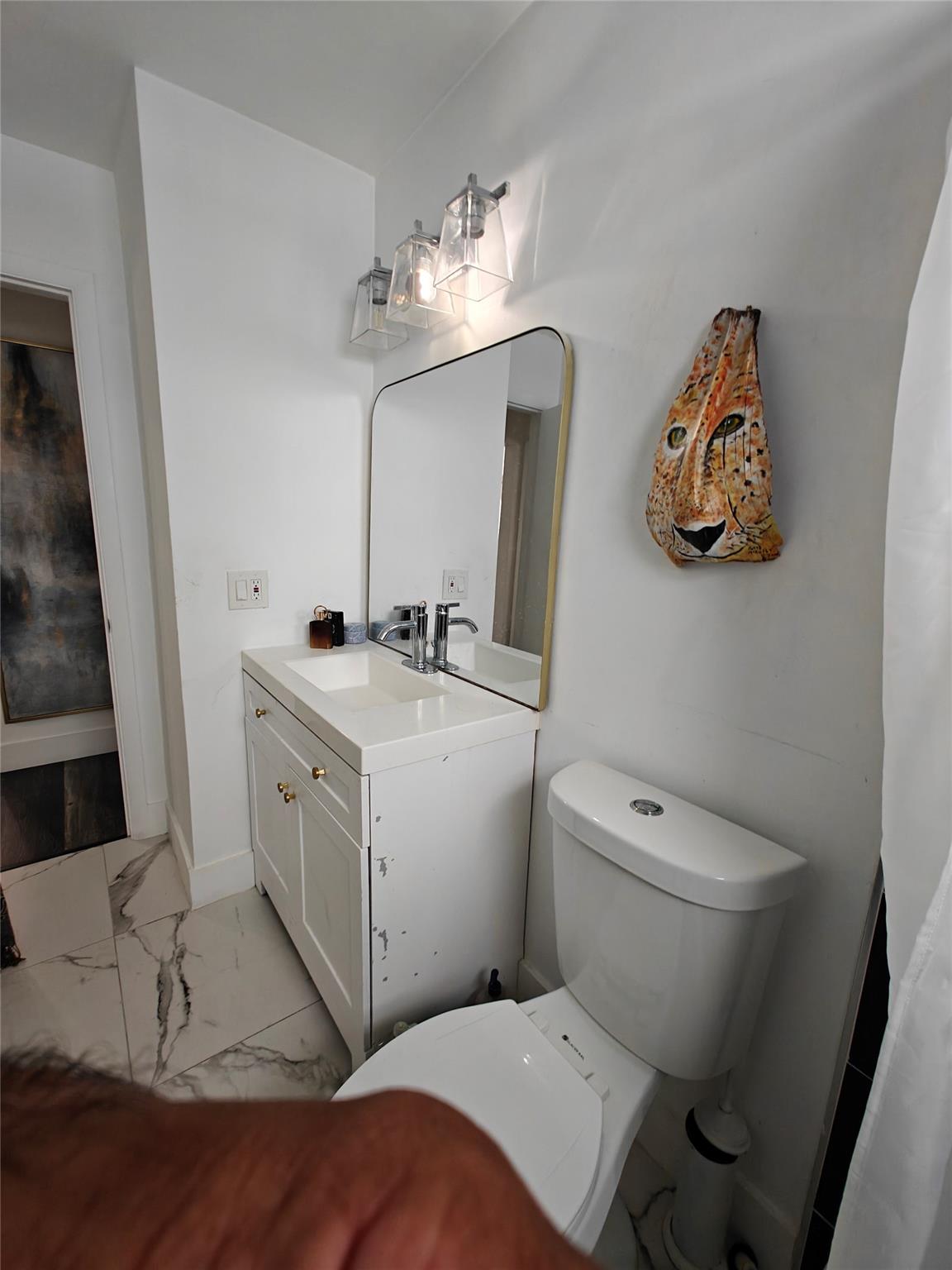 Hollywood Hills 6-22 B - Residential