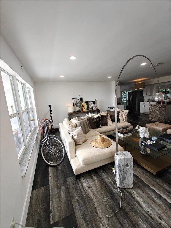 Hollywood Hills 6-22 B - Residential