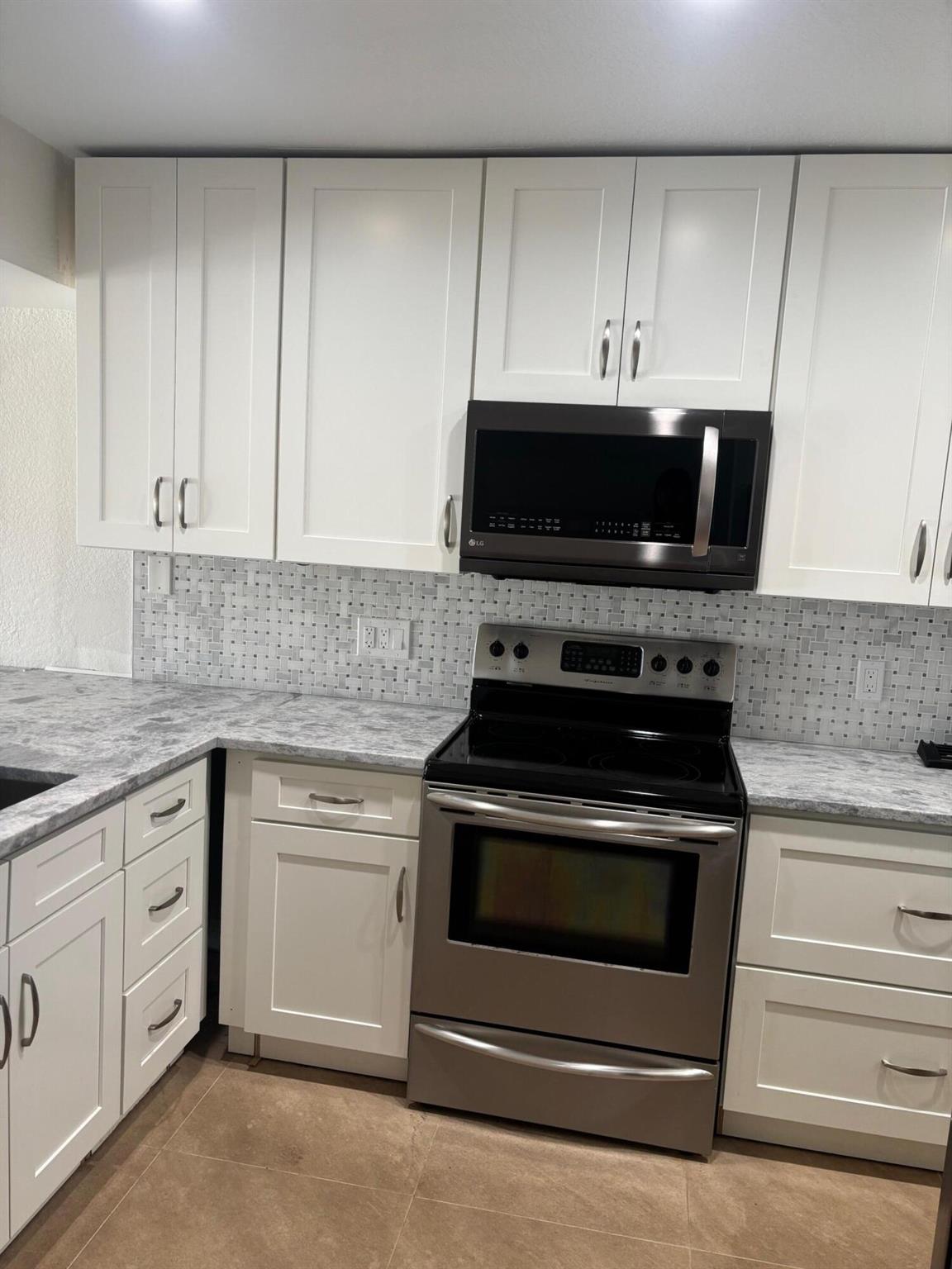 MARINA LAKE CONDO - Residential Lease