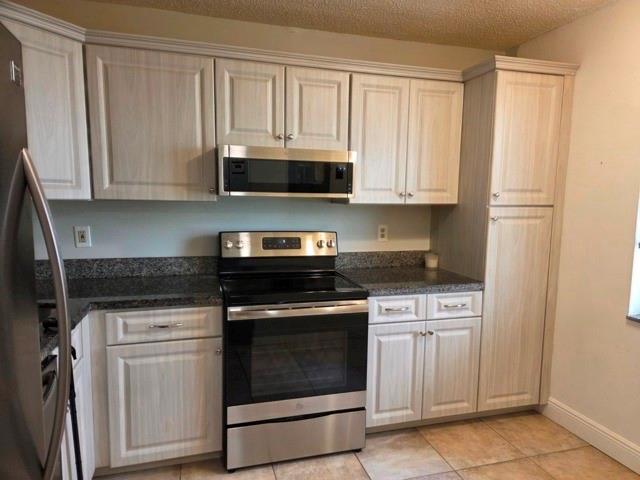 4313 Carambola Cir S 2673