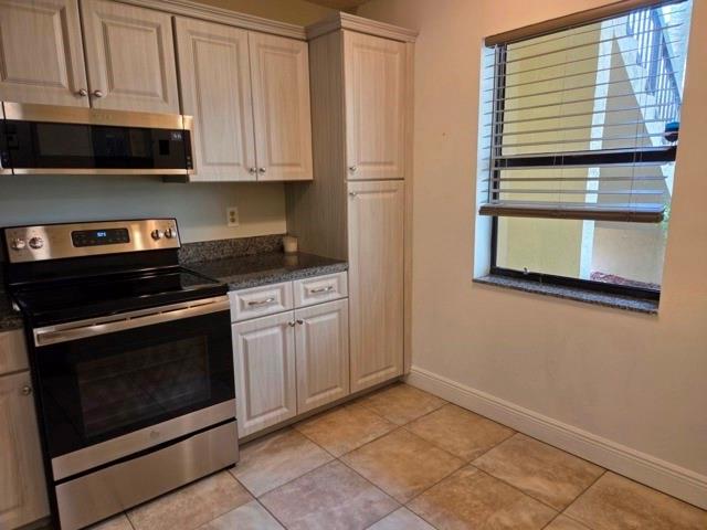 4313 Carambola Cir S 2673