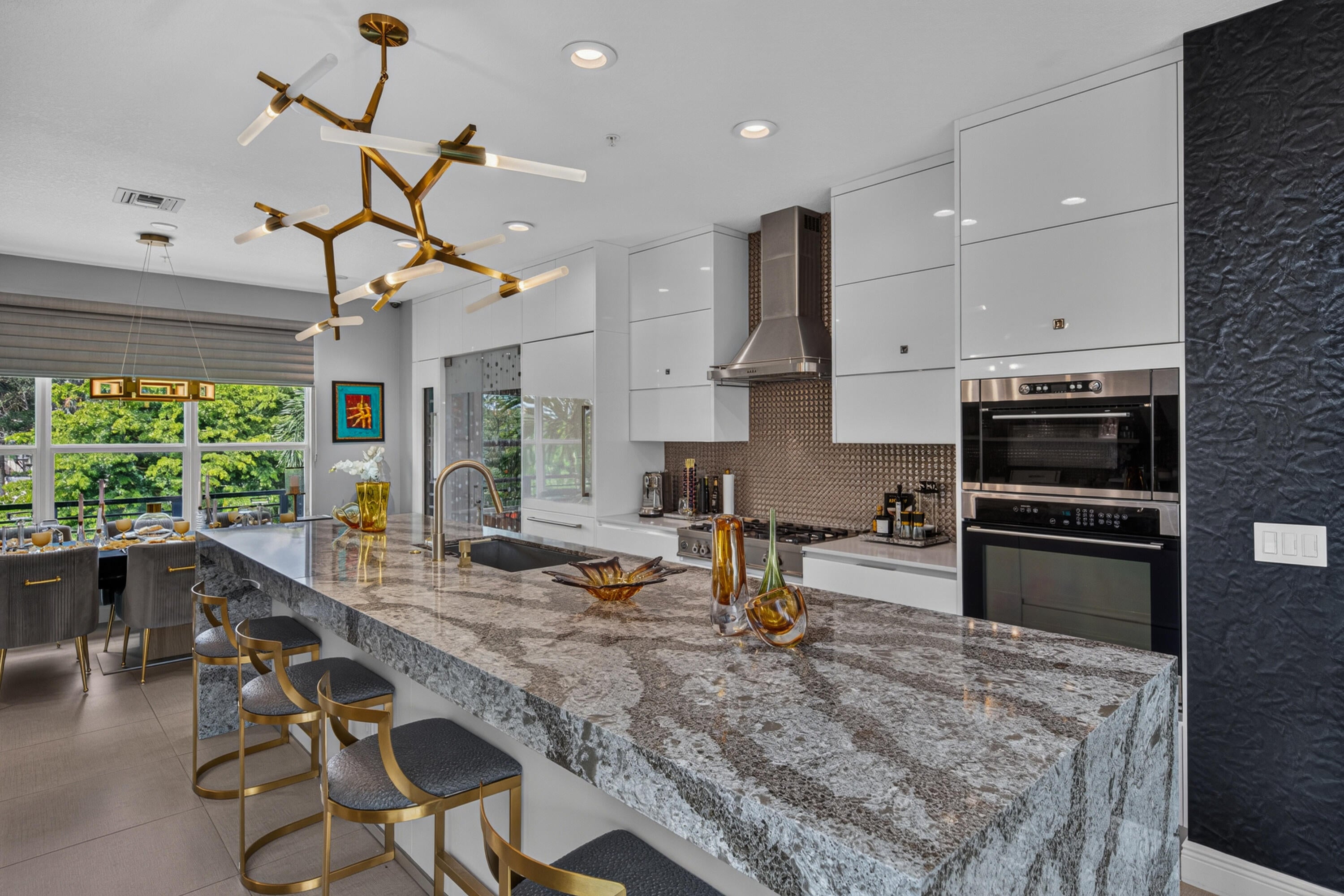 2900 NE 12th Terrace 22