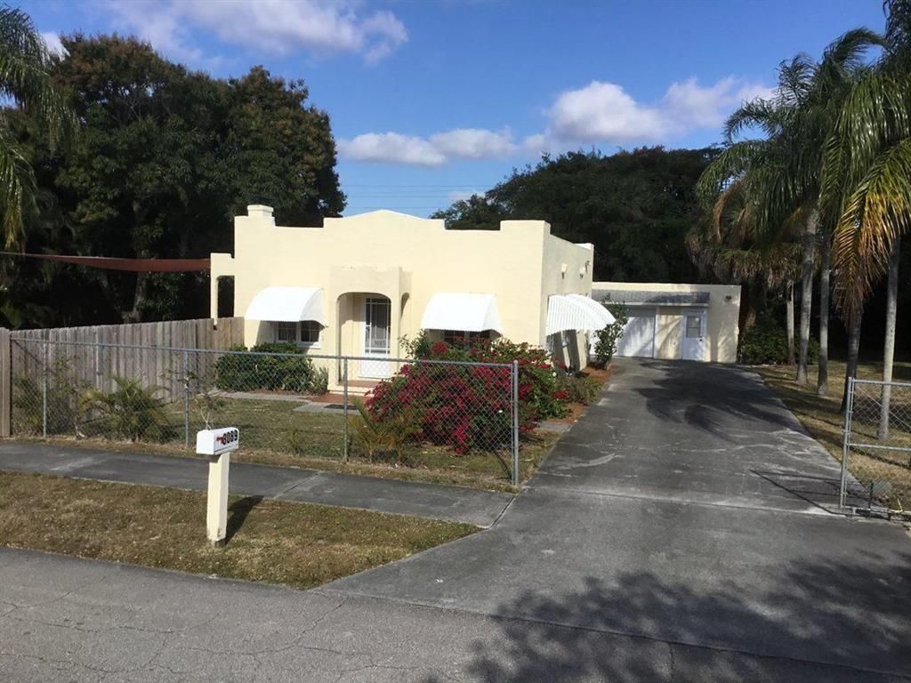 Photo of 3089 SE Amherst Street, Stuart, FL 34997 (MLS # R10690965)