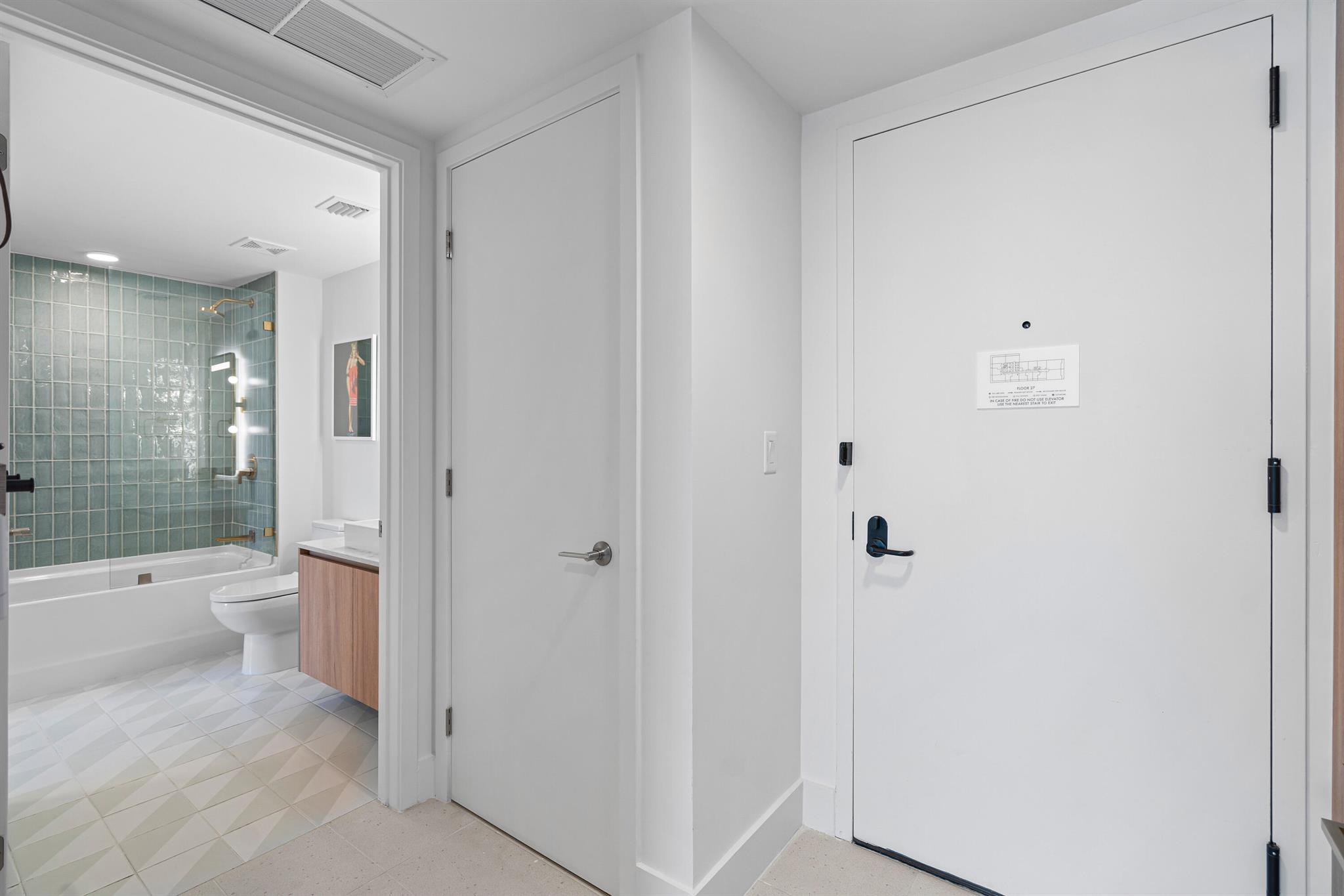 View photos, virtual tours, details... 601 NE 1st Avenue 4407