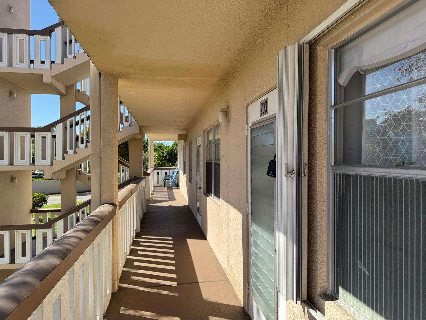 SOUTHAMPTON CONDO - Residential