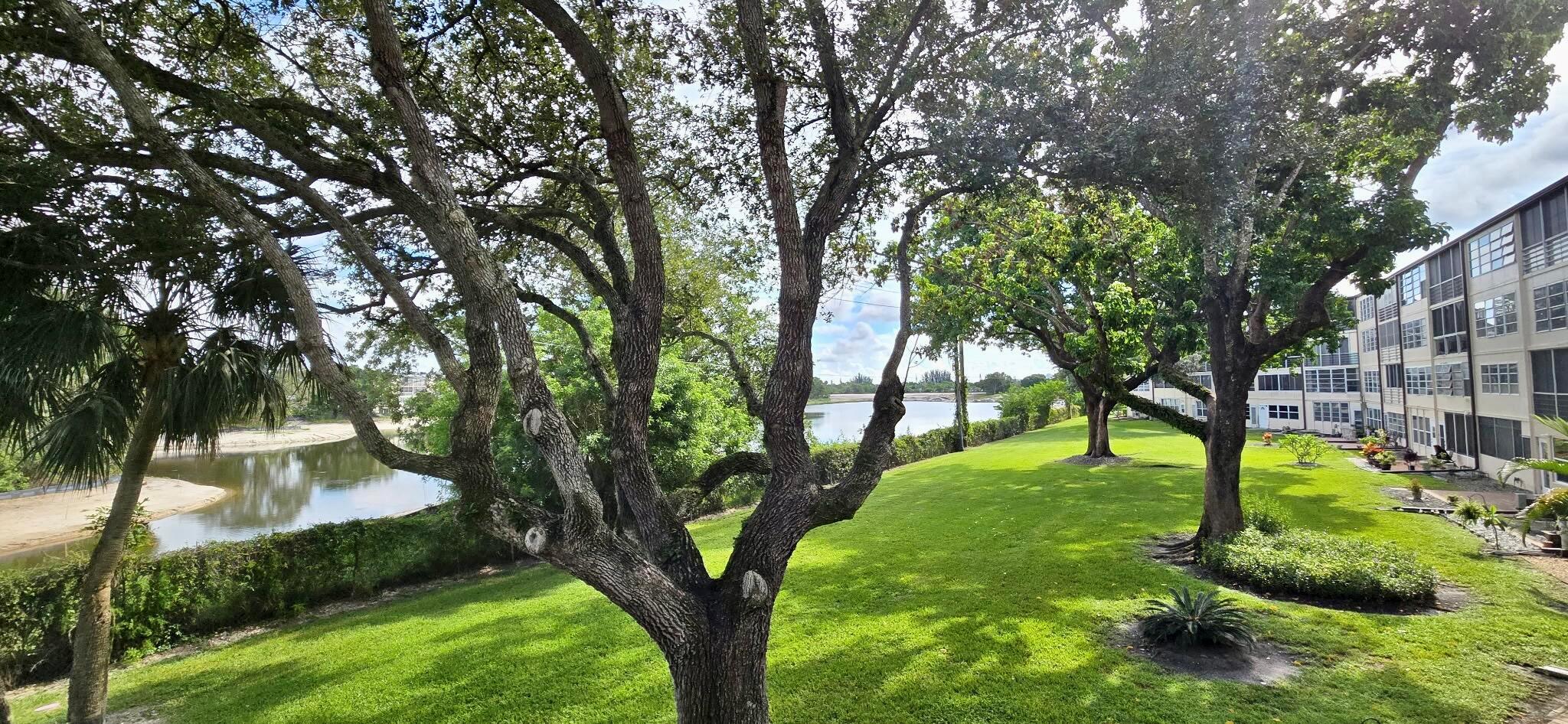 SOUTHAMPTON CONDO - Residential