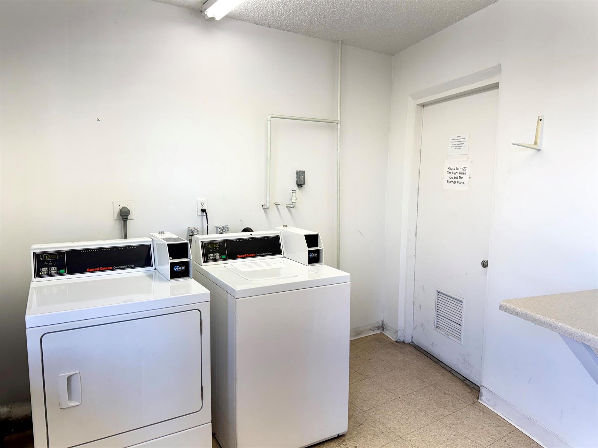 SOUTHAMPTON CONDO - Residential