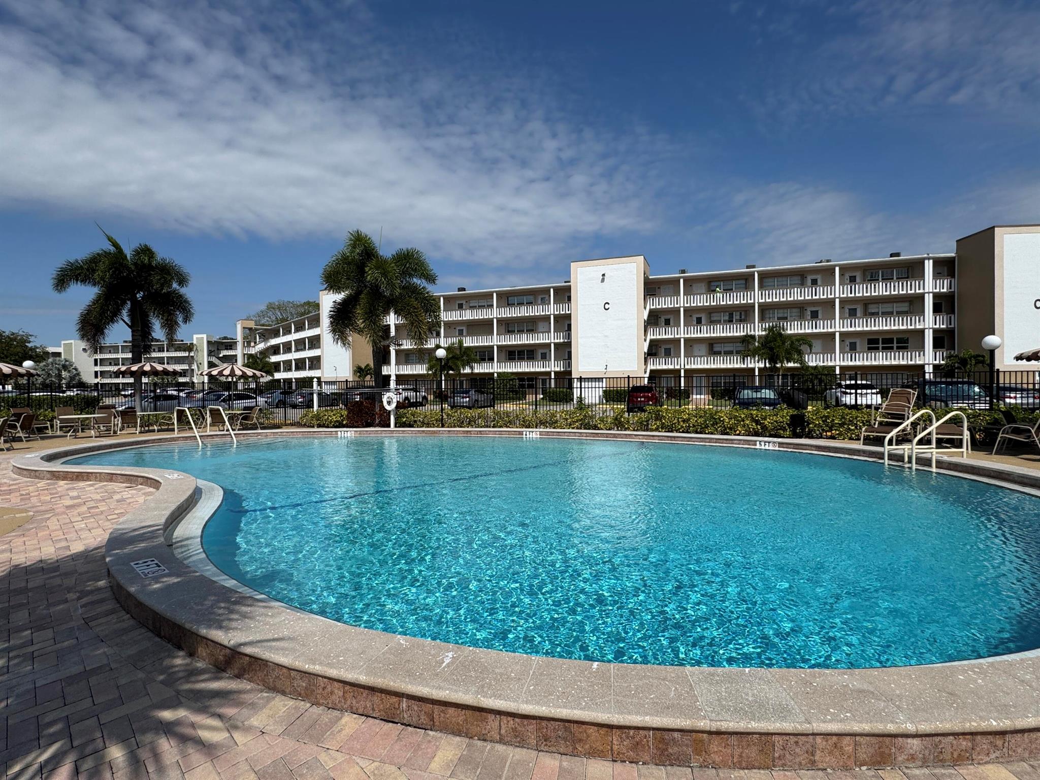 SOUTHAMPTON CONDO - Residential