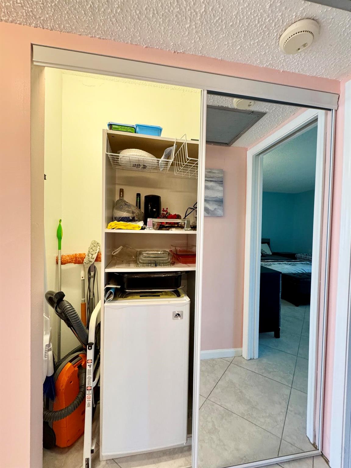 SOUTHAMPTON CONDO - Residential