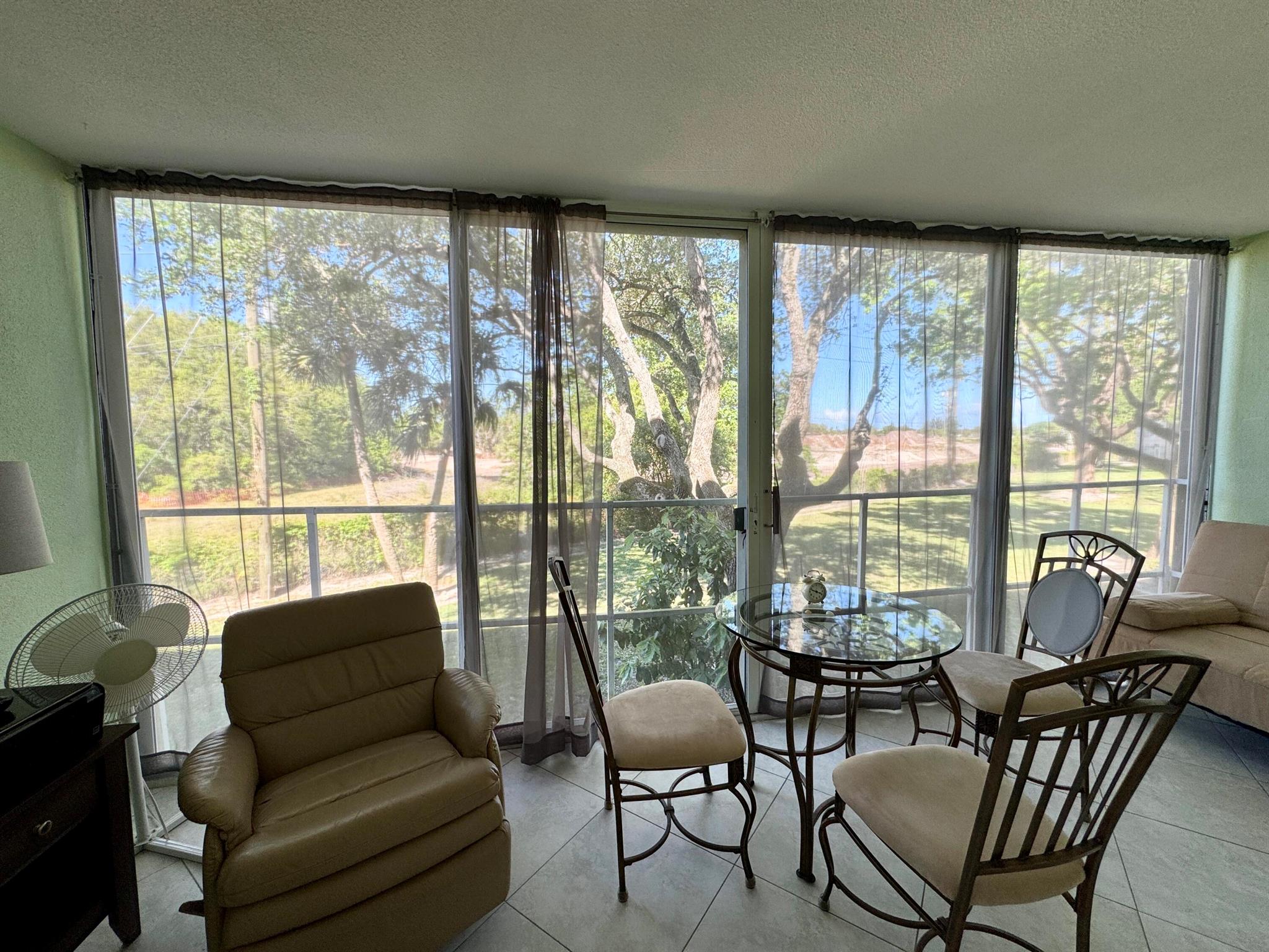 SOUTHAMPTON CONDO - Residential