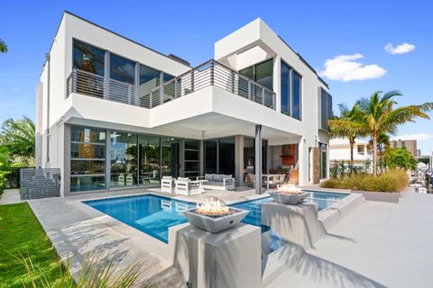 A home in Lauderdale By The Sea