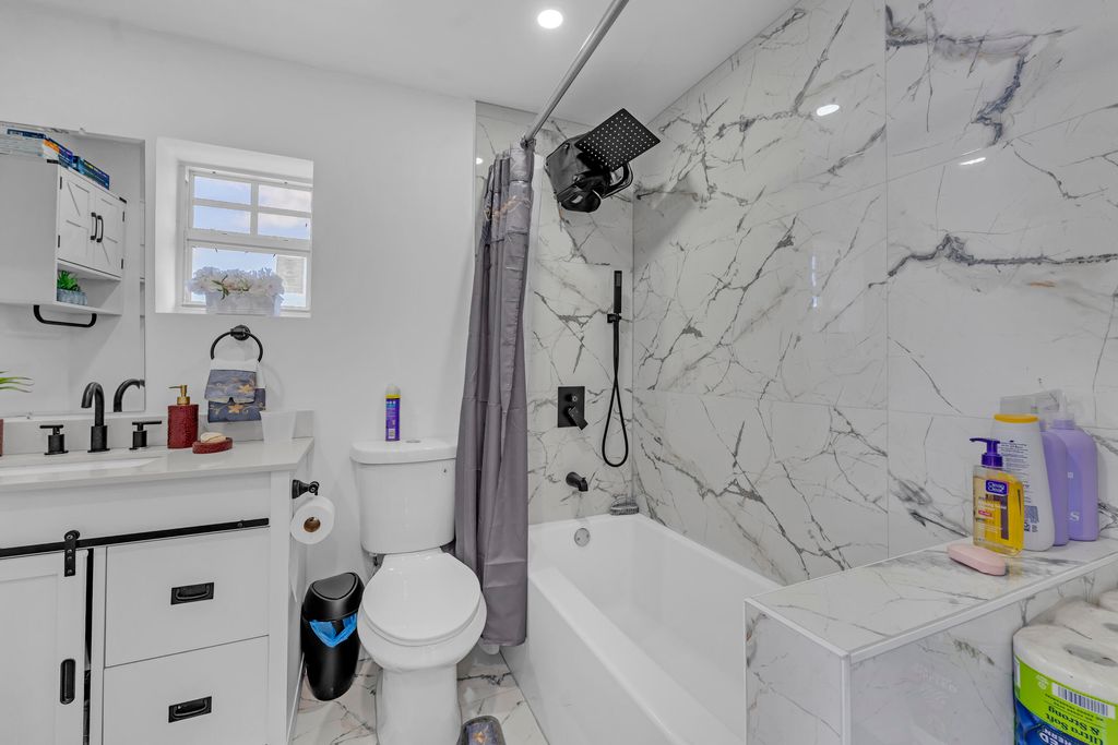 Photo of 621 NW 15th Avenue, Pompano Beach, FL 33069 (MLS # B26018666)