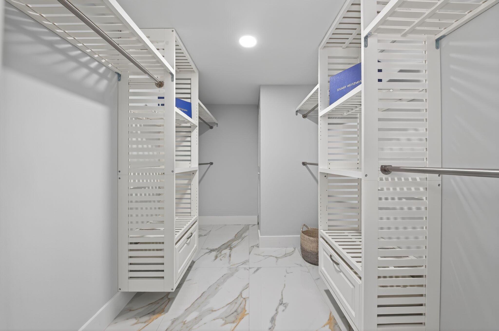 THIRTY TWO HUNDRED CONDO - Residential