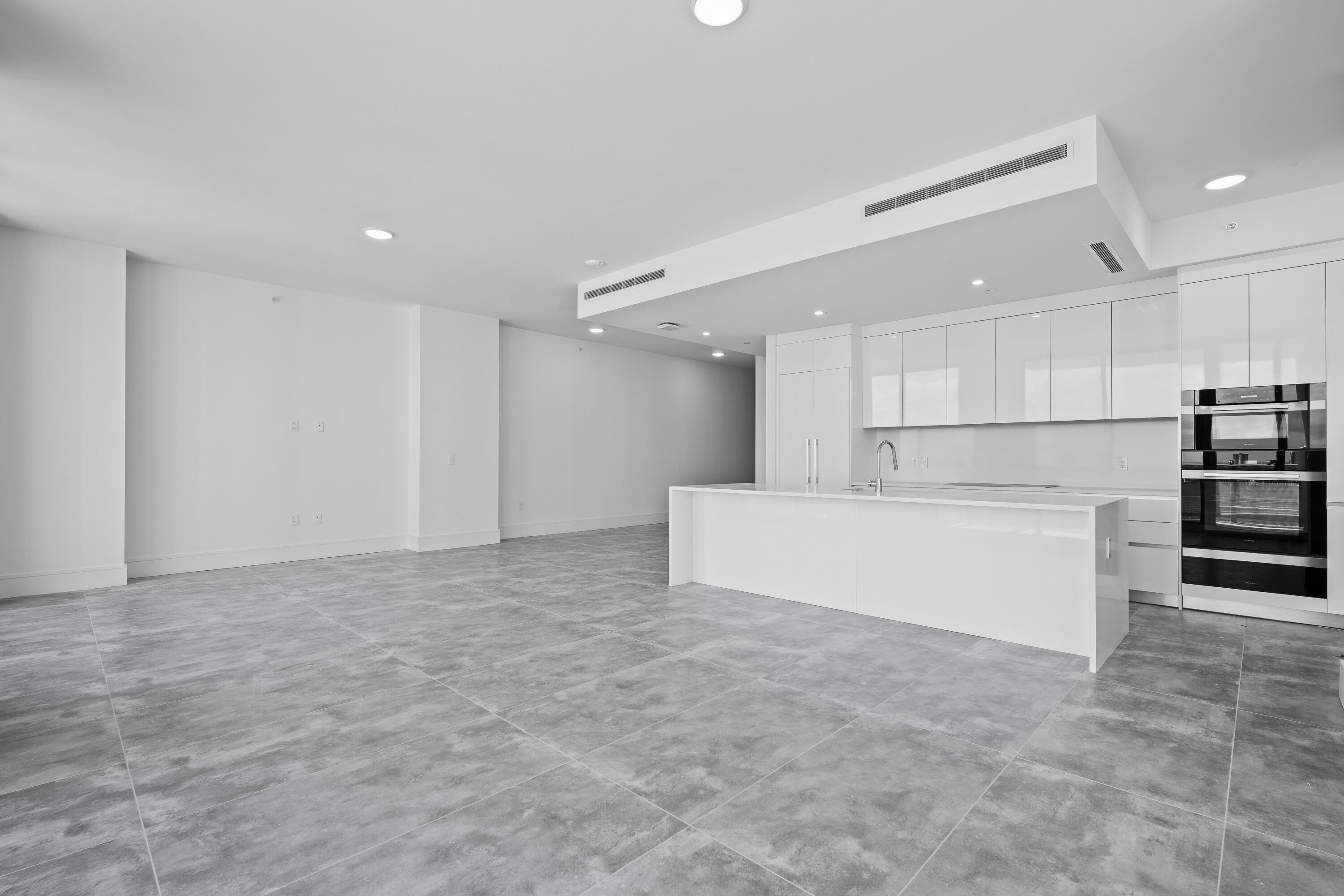 Nautilus 220 Condominium - Residential