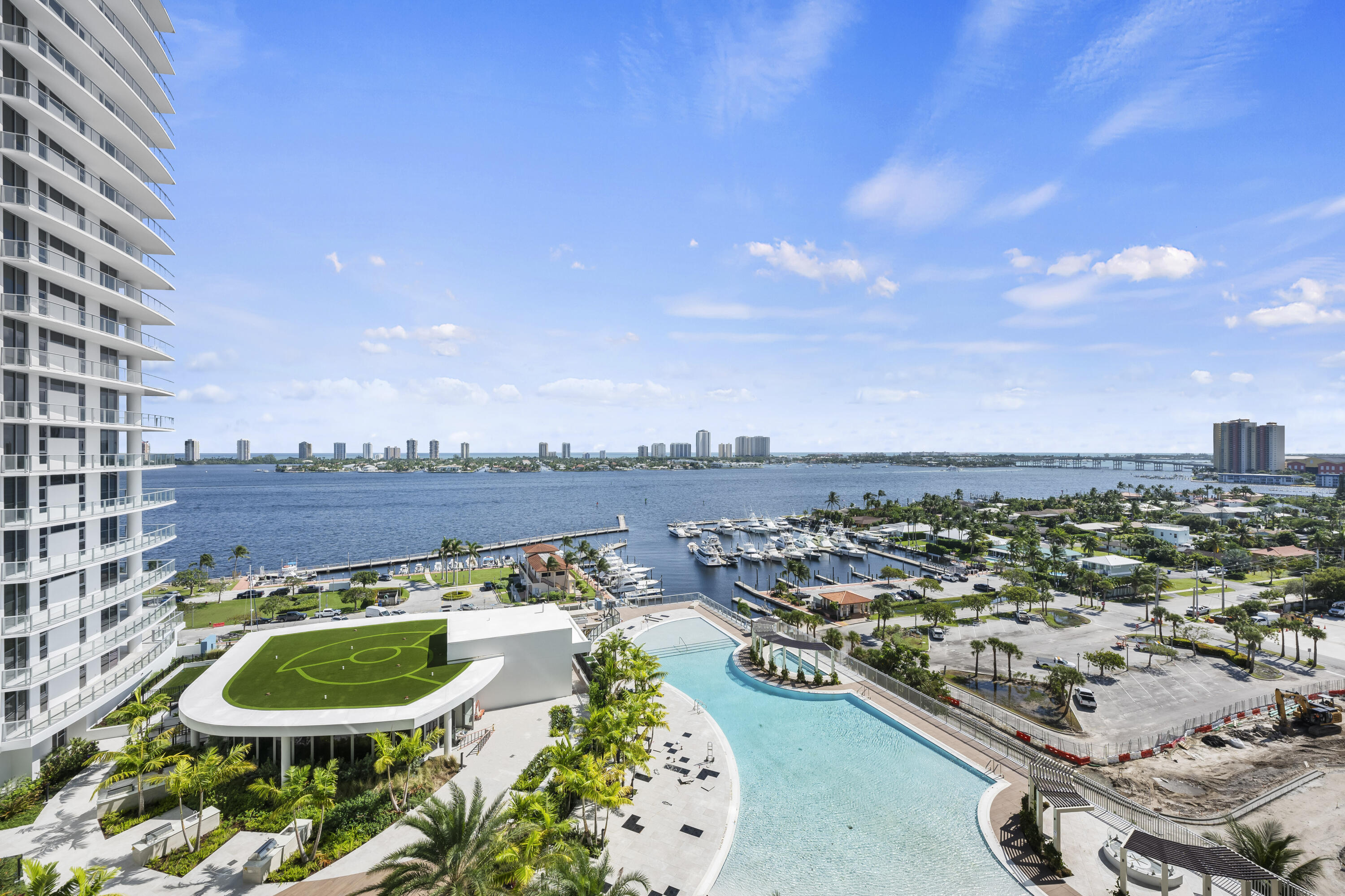 Nautilus 220 Condominium - Residential