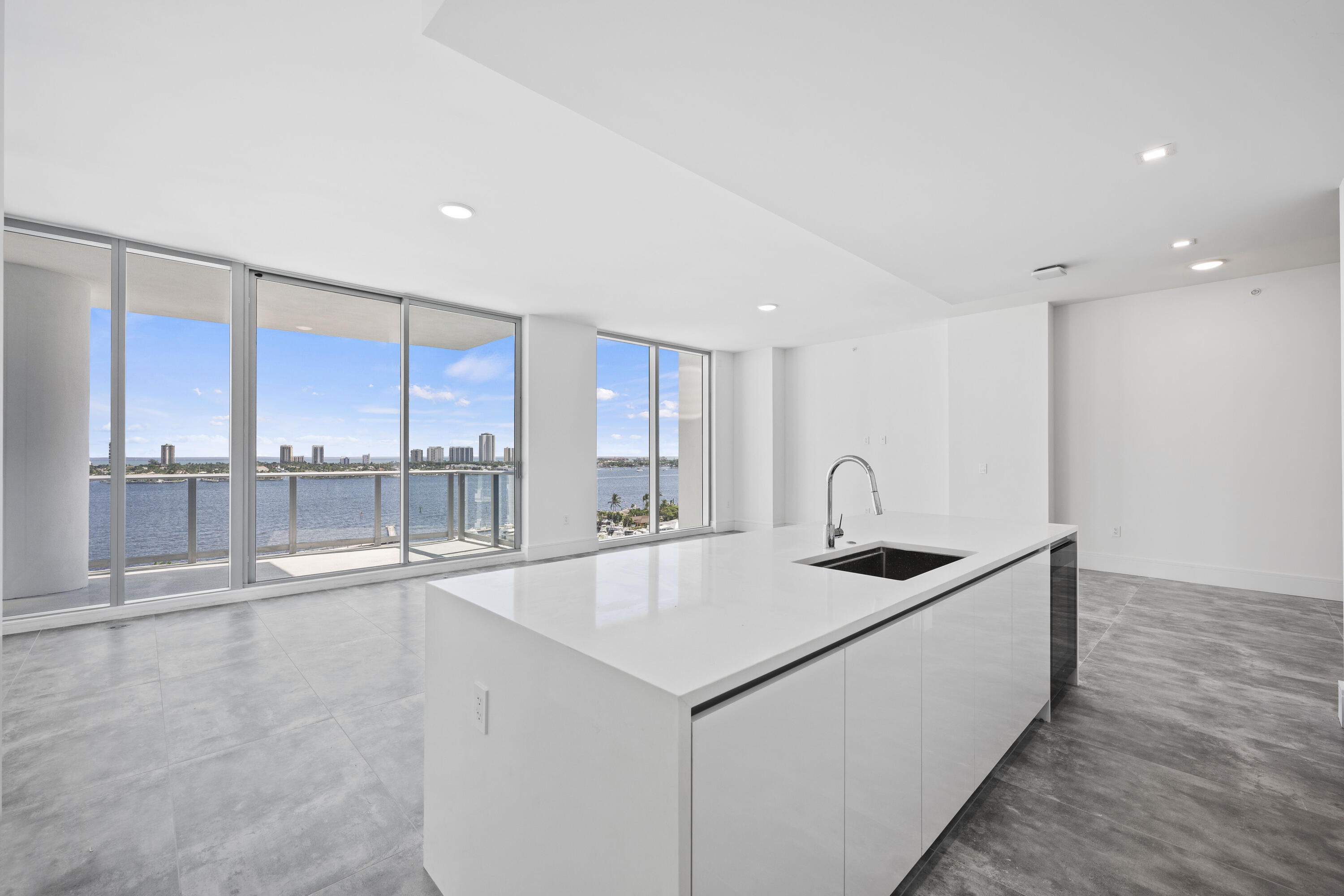 Nautilus 220 Condominium - Residential