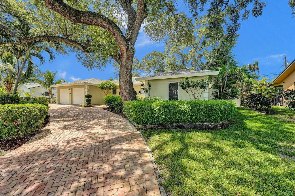 Photo of 1154 SW 2nd Street, Boca Raton, FL 33486 (MLS # R11000499)