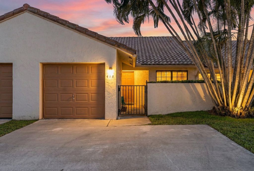 Photo of 418 Cottonwood Place, Boca Raton, FL 33431 (MLS # R11163088)