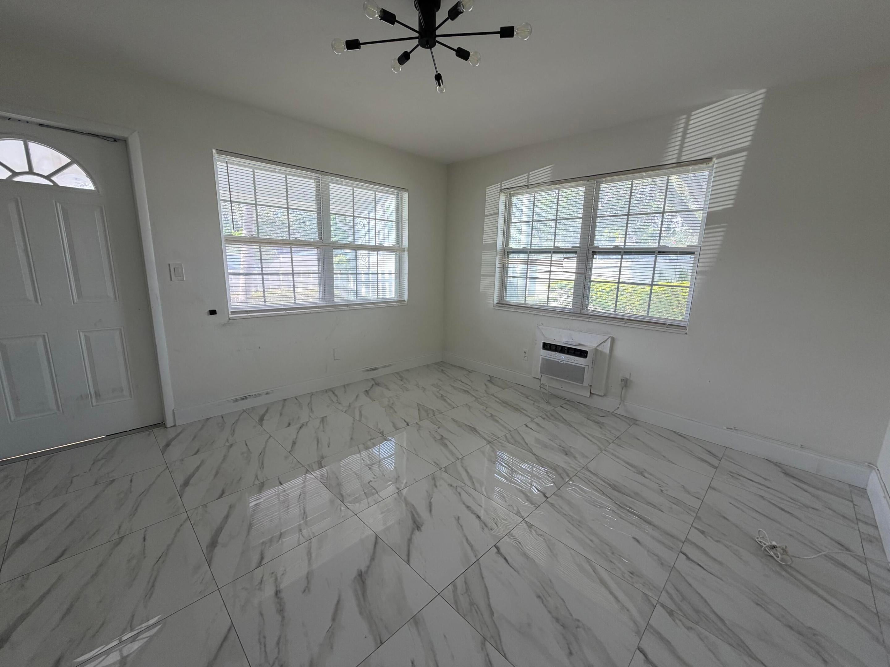 421 NE 11TH Street 1