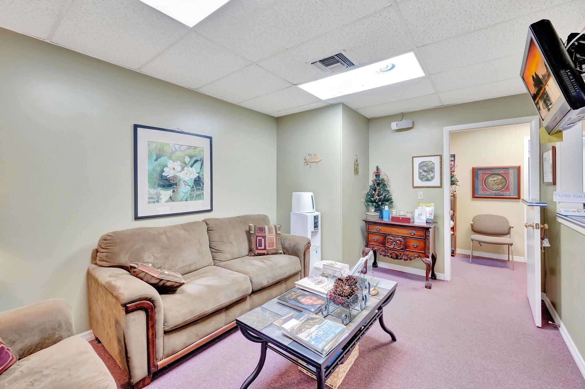 DOCTORS MEDICAL COMPLEX C - Commercial Lease