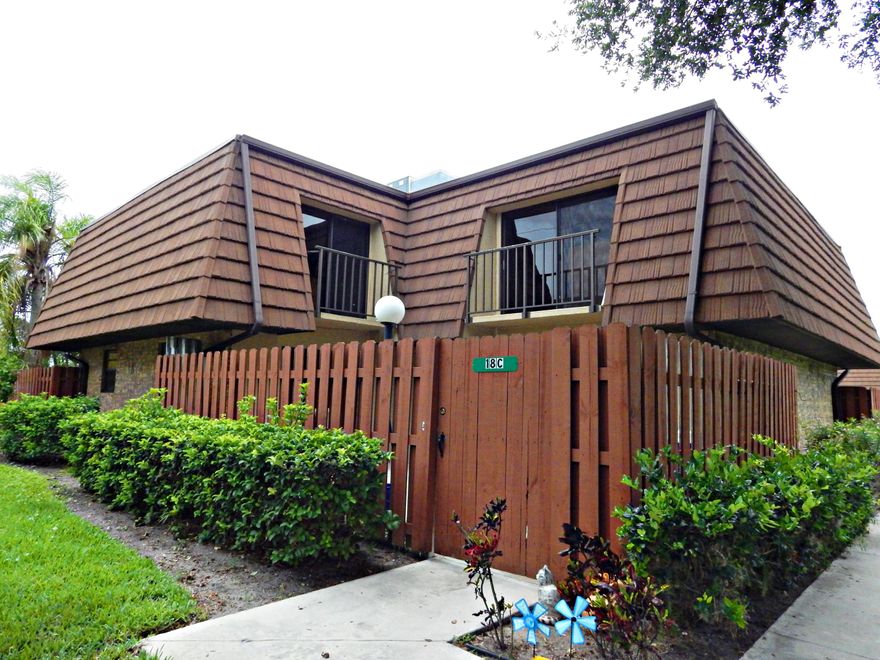 Convenience and affordability await you in this centrally located community in Fort Pierce. This particular unit is located steps from the community pool and has a AC system that's only a few weeks old. Needs some TLC but perfect for an investment or a permanent home that's done the way you want it. These townhomes are Fort Pierce's best kept secret and are never on the market for long. Motivated seller! Bring your offer it can go any time!