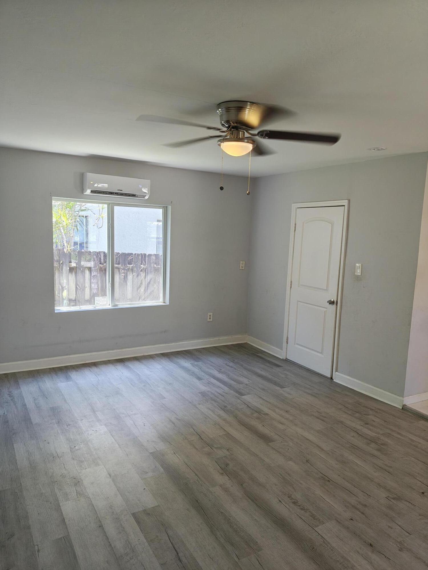 HOLLYWOOD LITTLE RANCHES - Residential Lease
